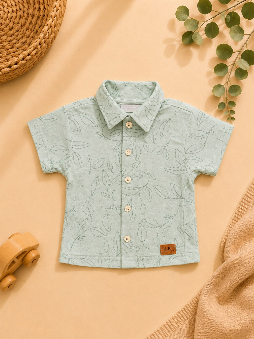 Conjunto Folhagens - detalhe camisa